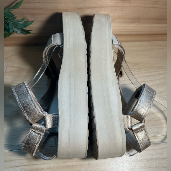 Teva Flatform Universal Leather Sandal - Picture 3 of 6